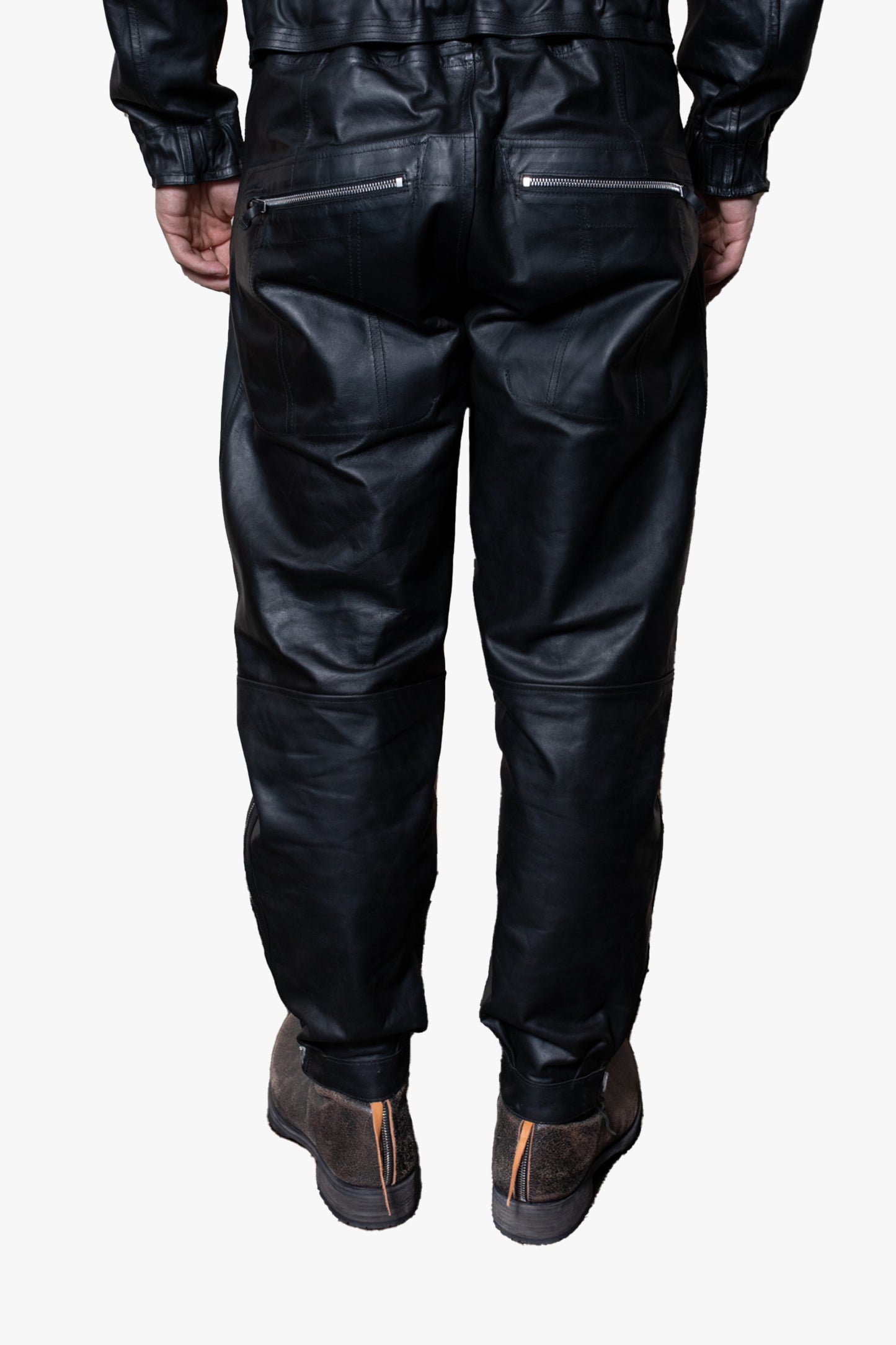 LP–169 LEATHER REVERSIBLE AVIATOR TROUSERS WITH PROTRACTIBLE POCKETS AND DOUBLE BUTTON DETAIL