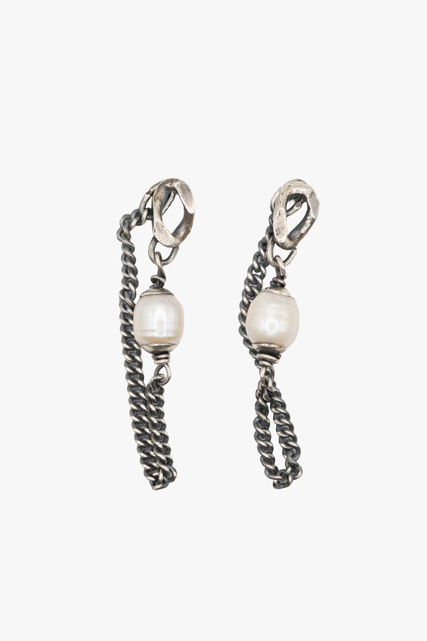 ED32 hanging pearl earring