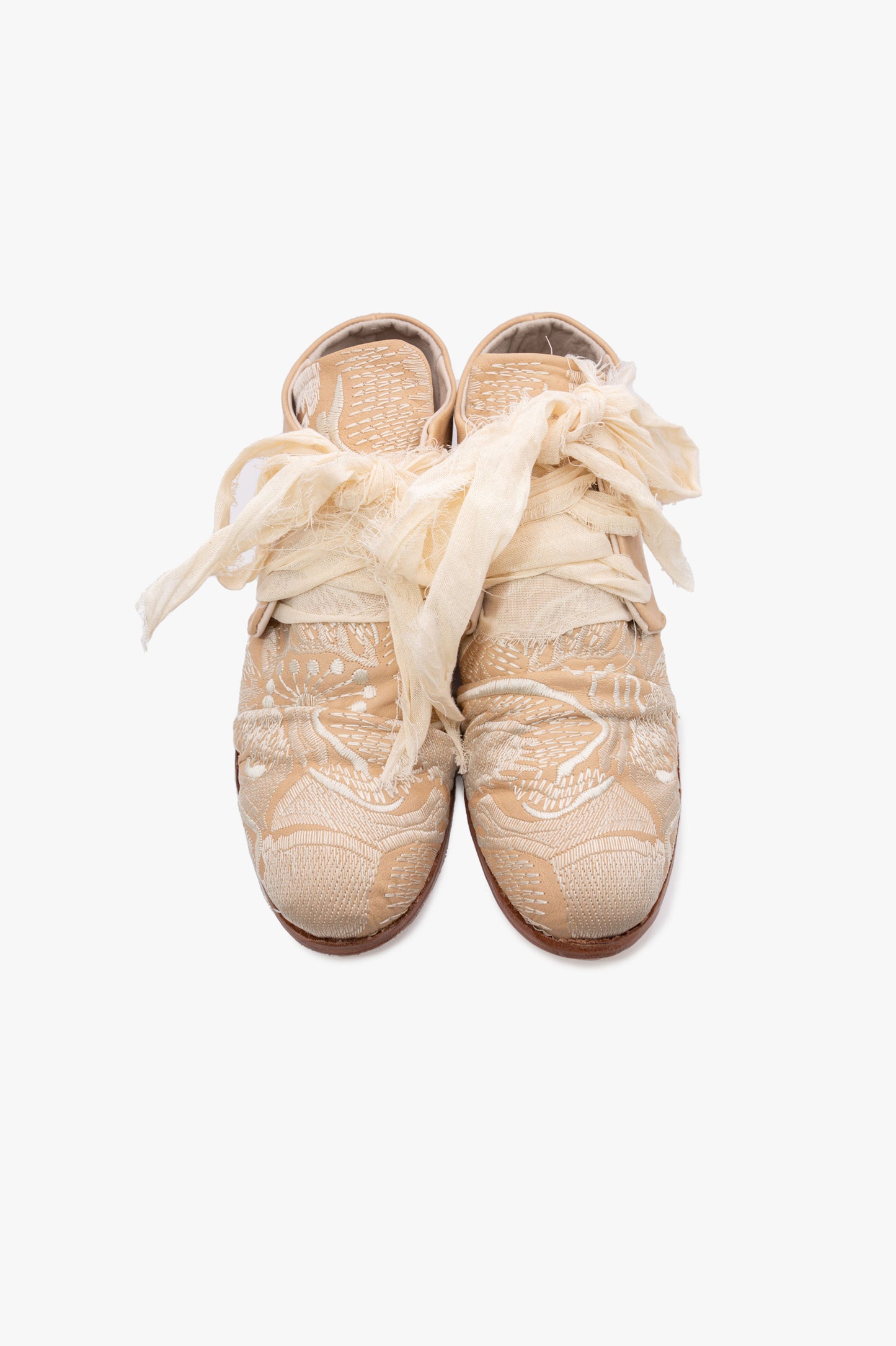 Old lace brogue round toe in wheat/ivory