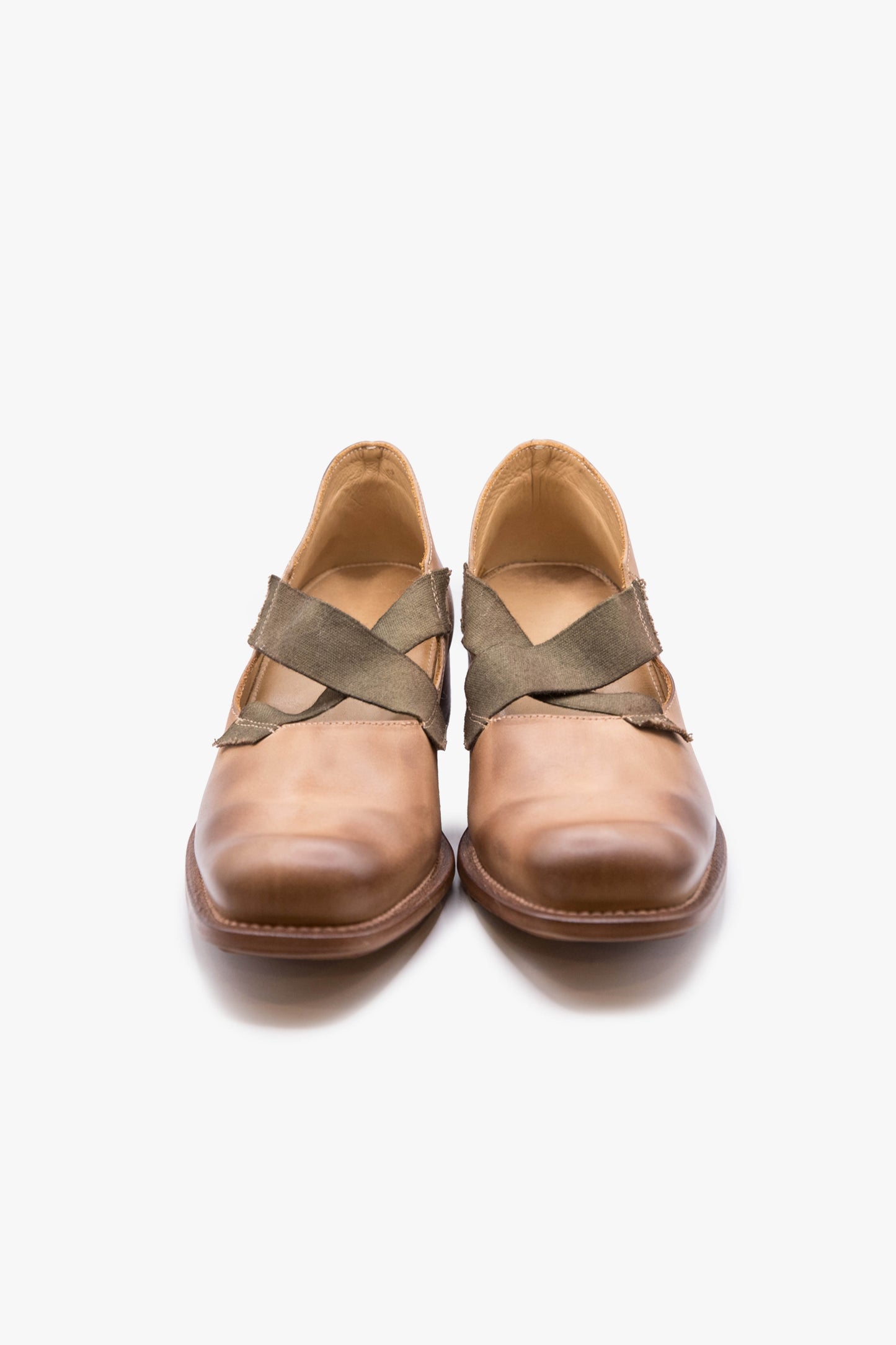 Square shoes with two elastic