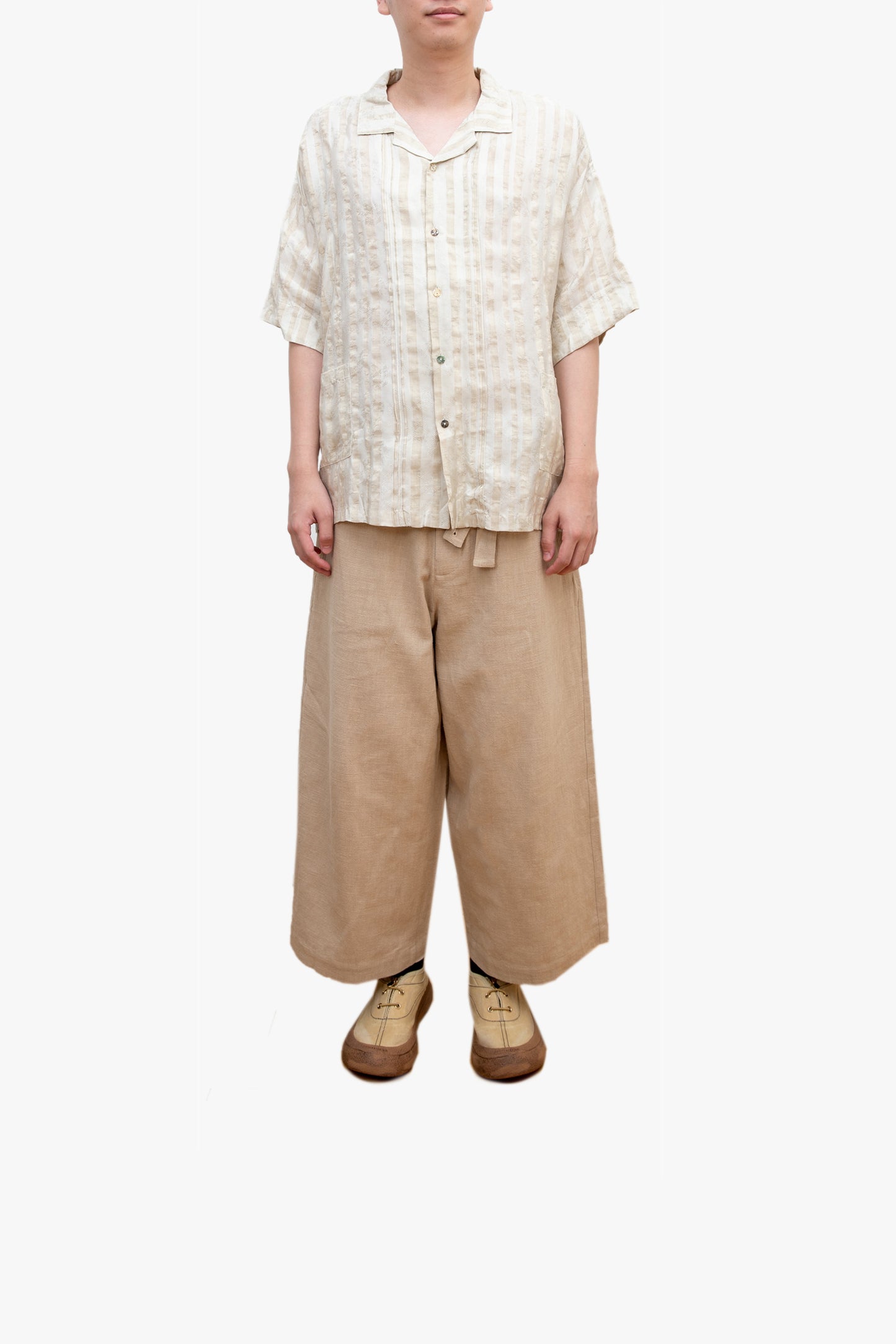 Le KAYURI embroidery short shirt Beige