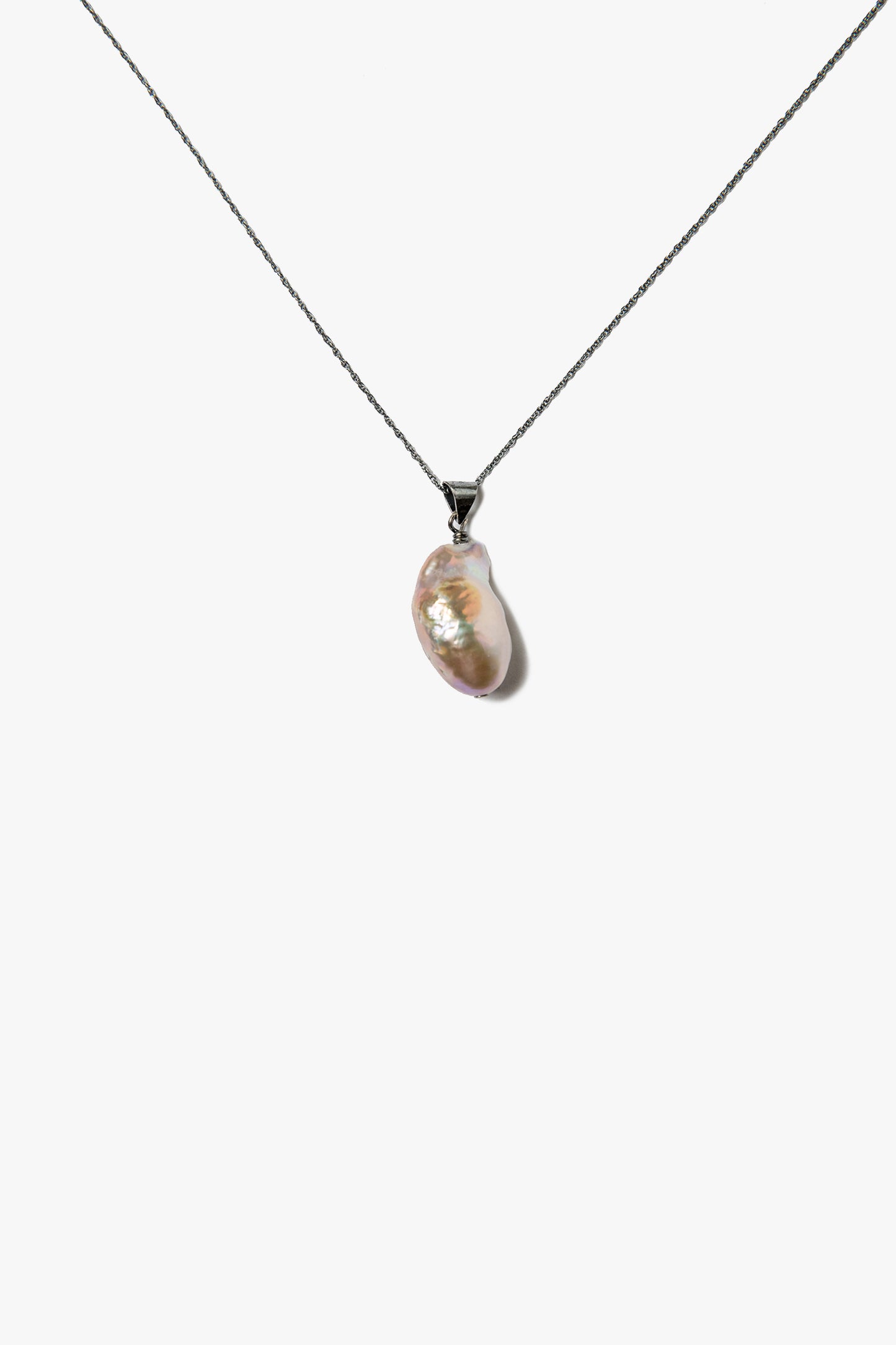 Natural pearl necklace