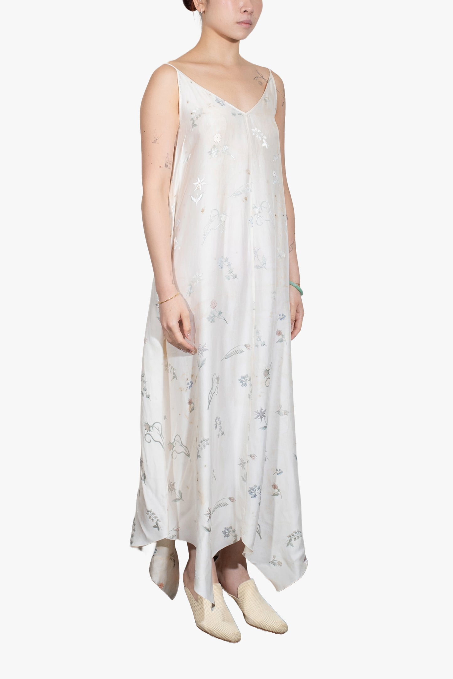 Hoary dress with asymmetric hem