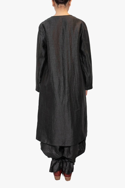 Straight cut dress with side pockets