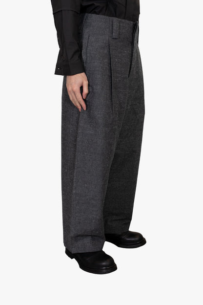 Tailored single pleats trousers