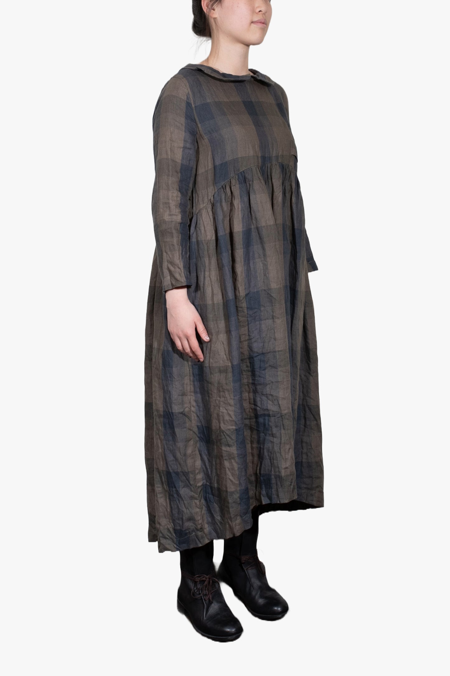 BOY COLLAR LINEN DRESS