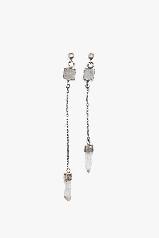 EX20 Long hanging quartz earring