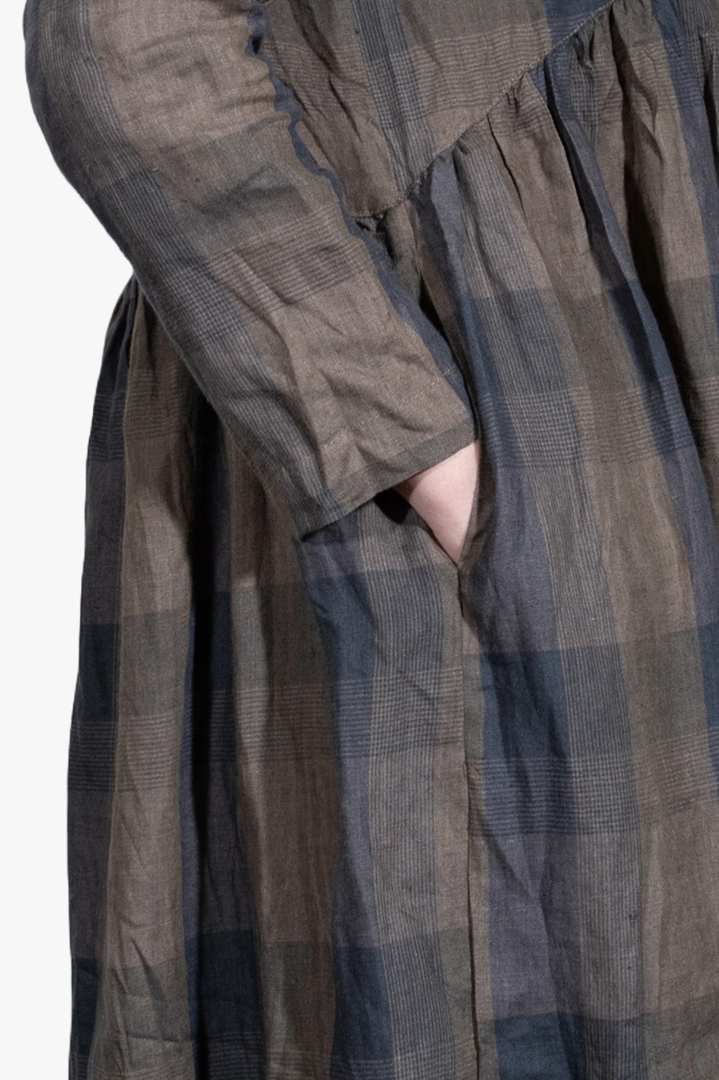 BOY COLLAR LINEN DRESS