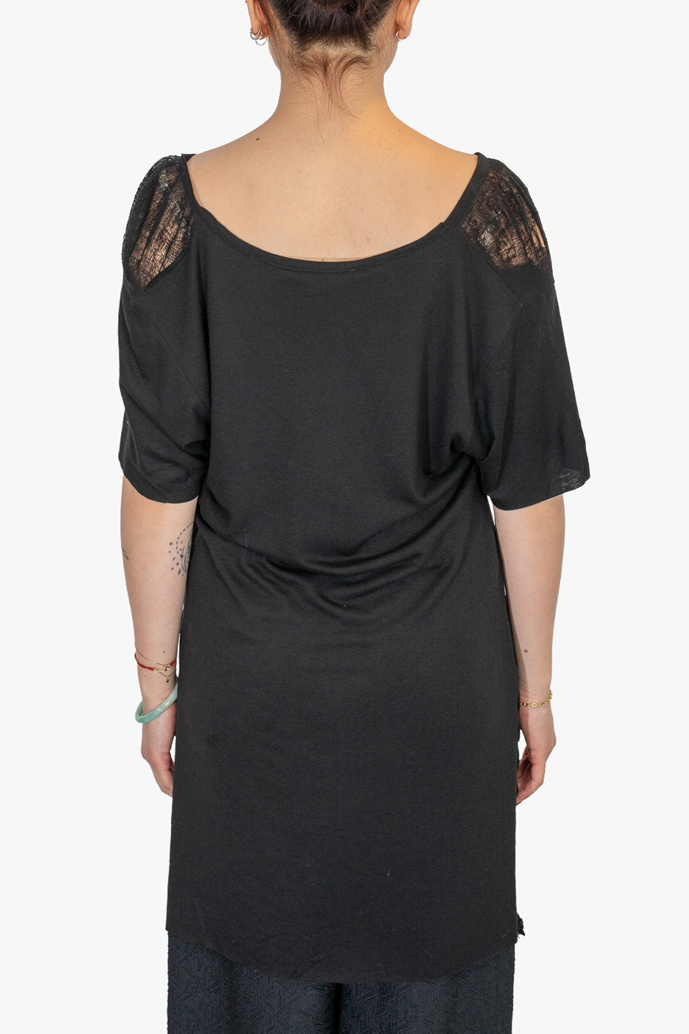 Front deknitted T-shirt