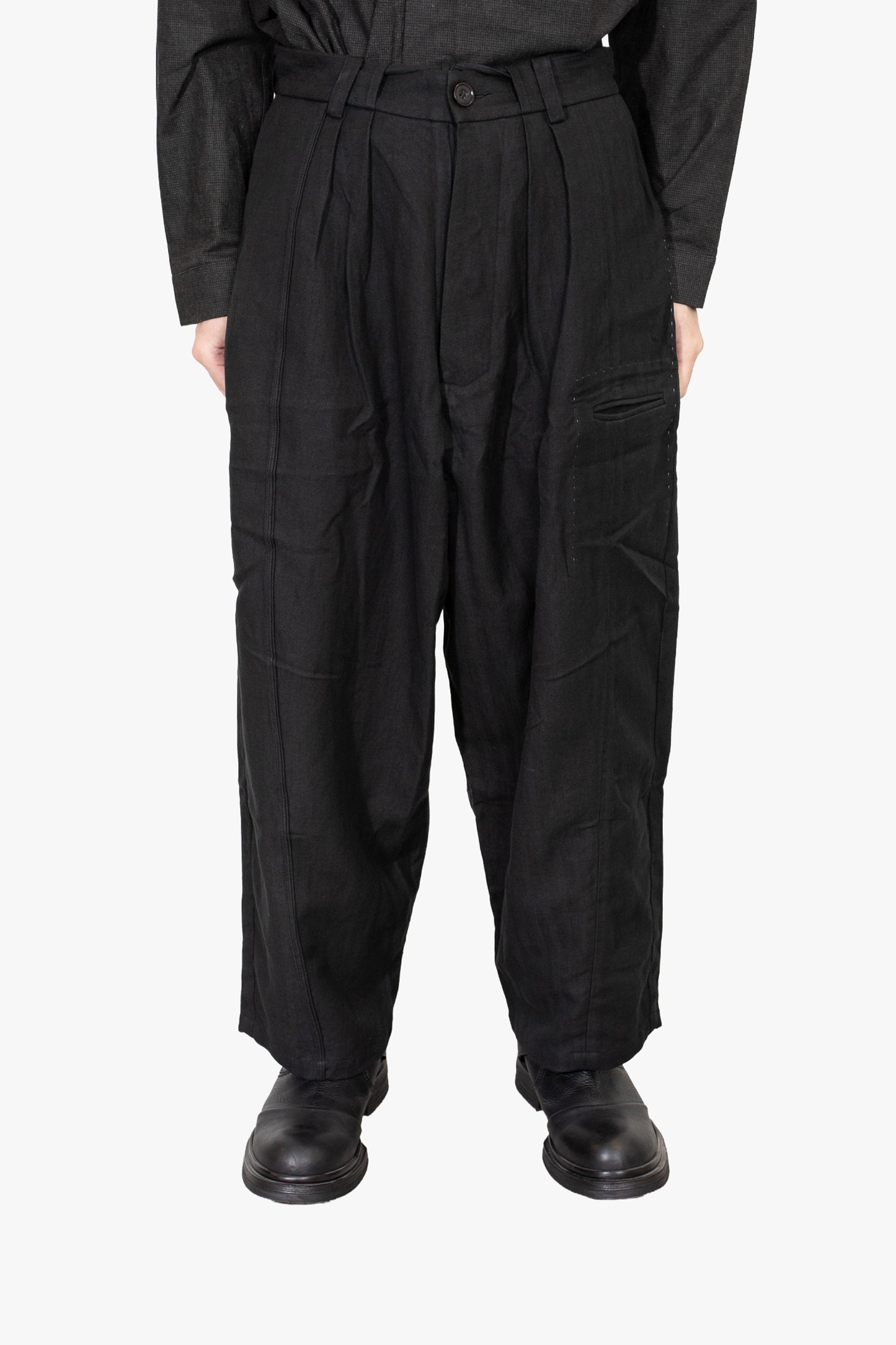 Embossed double pleats trousers