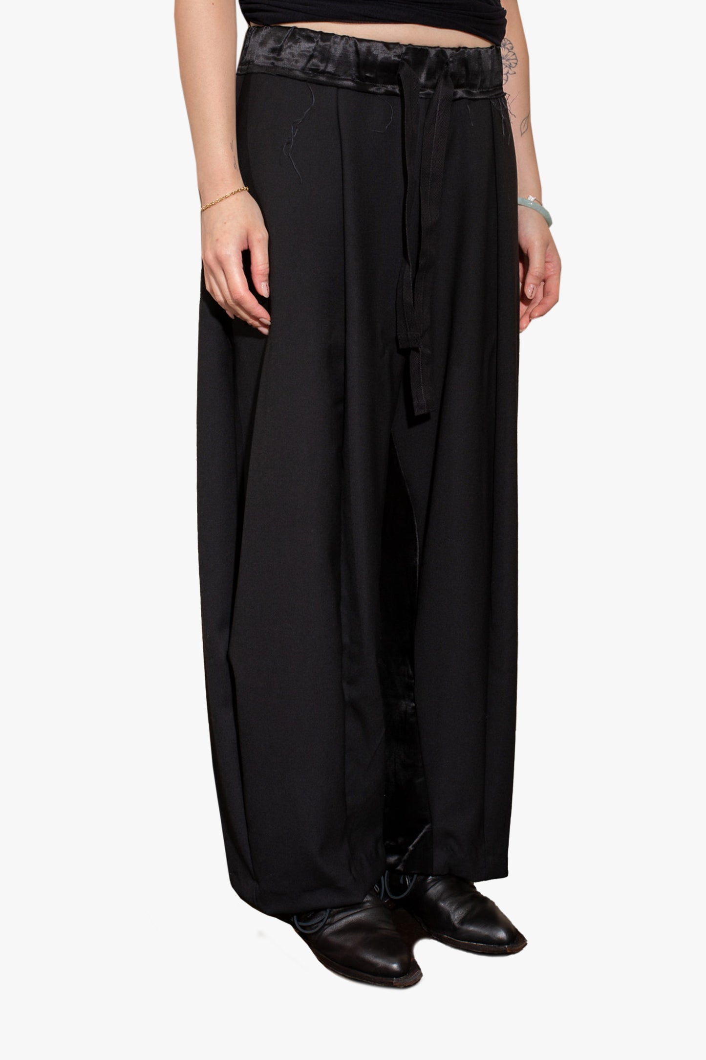 Black wool wide pants