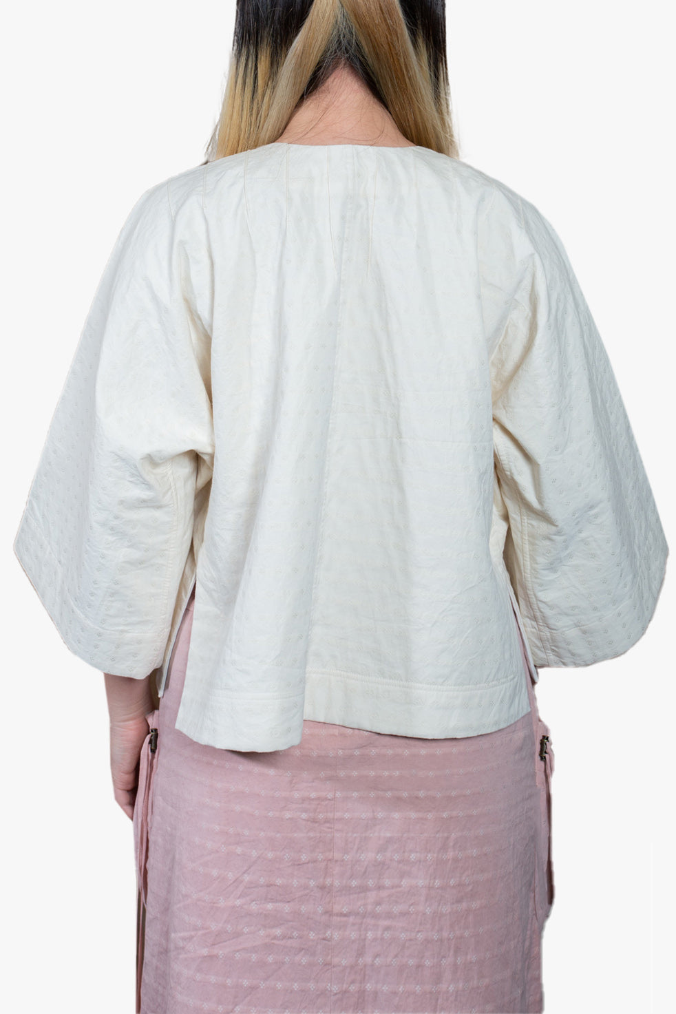Mid- sleeve short jacket