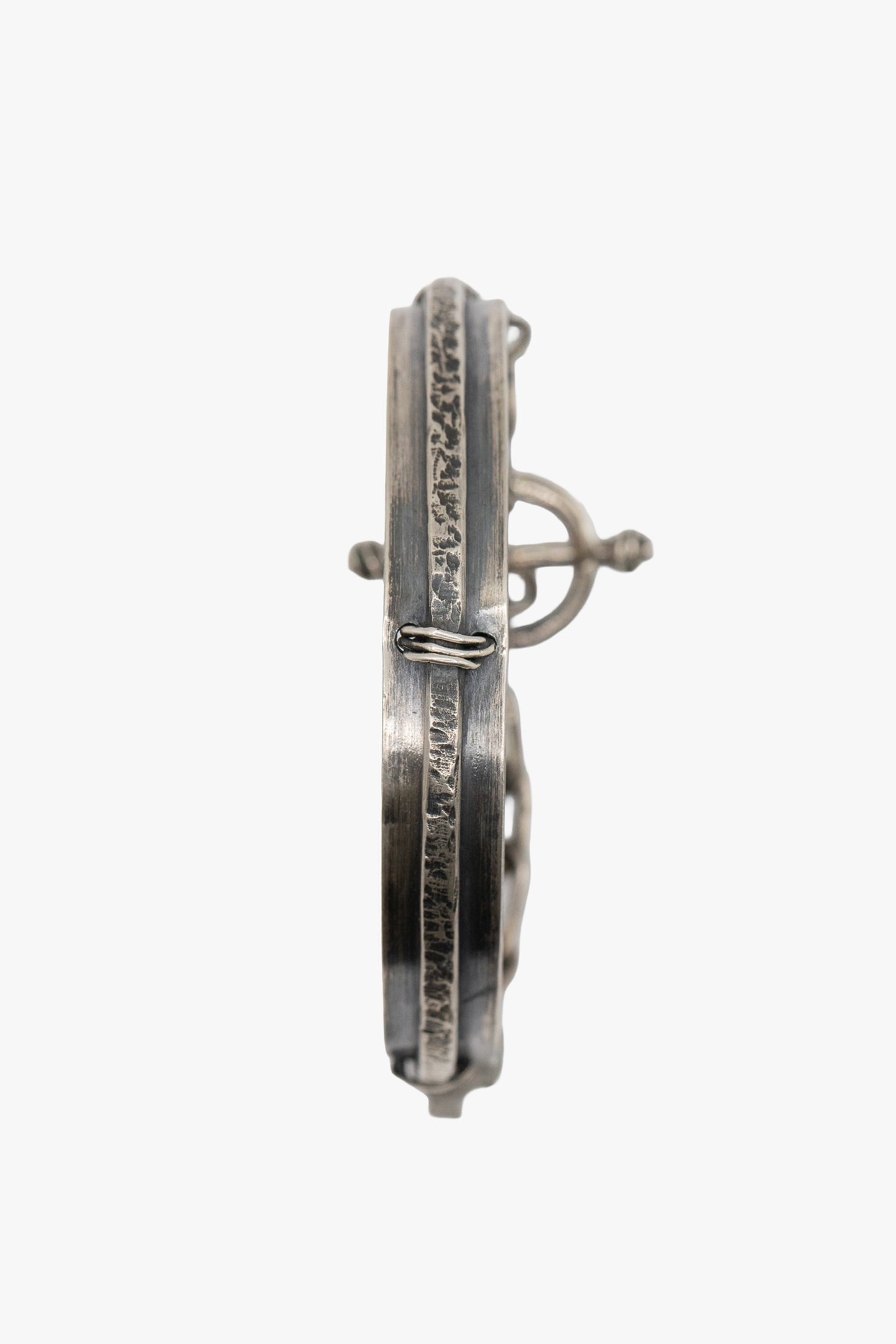 BX09 Curved Bar bracelet