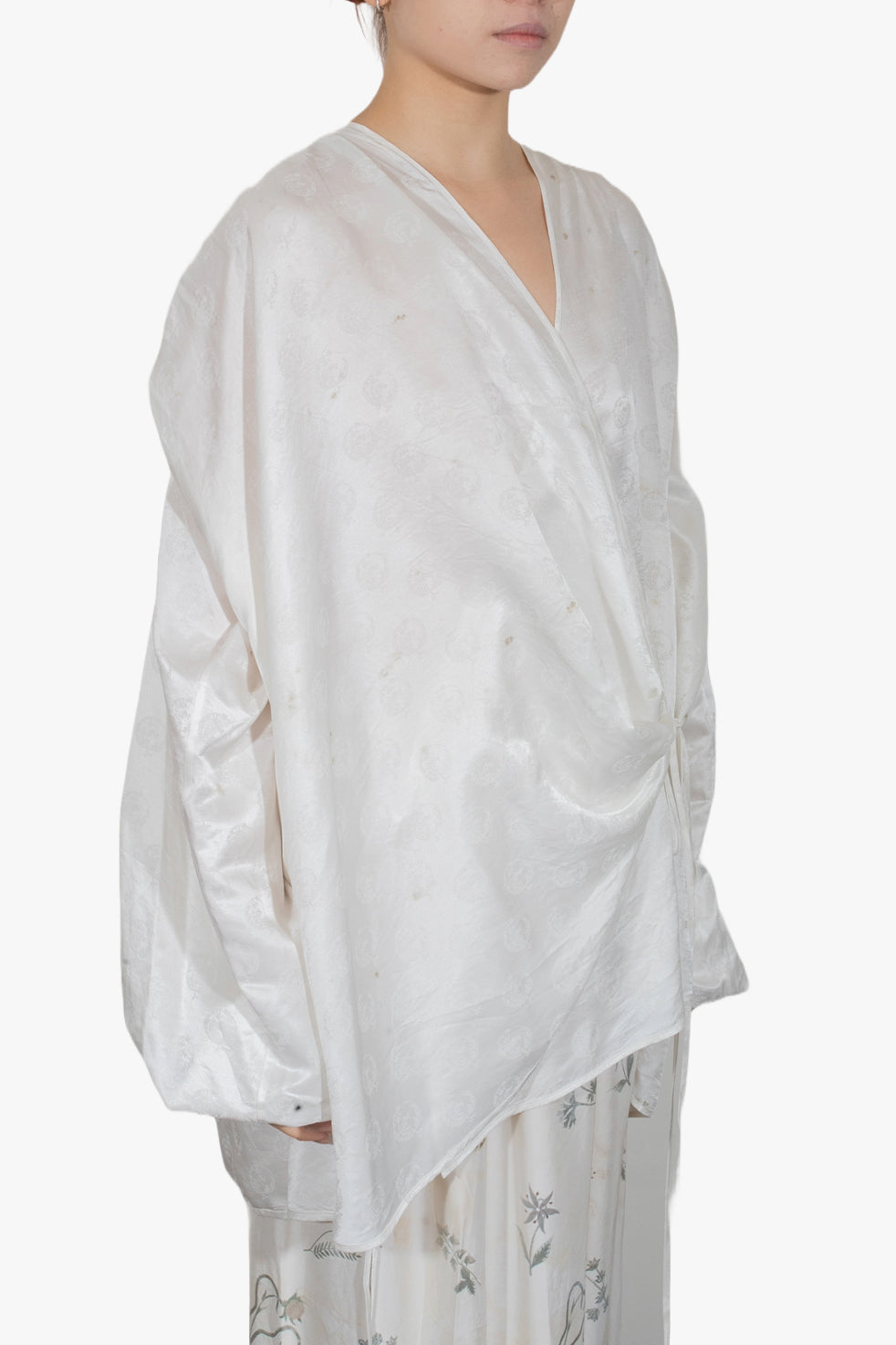 Hoary shirt with stripes