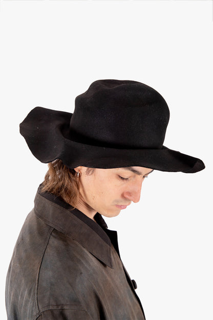 RHRY009 RABBIT FUR FELT MOLDABLE HAT WITH WRINKLED BRIM & CROWN.